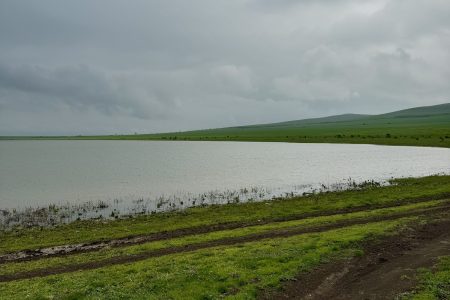 Nadarbazevi Lake — Practical Travel and Hiking Guide