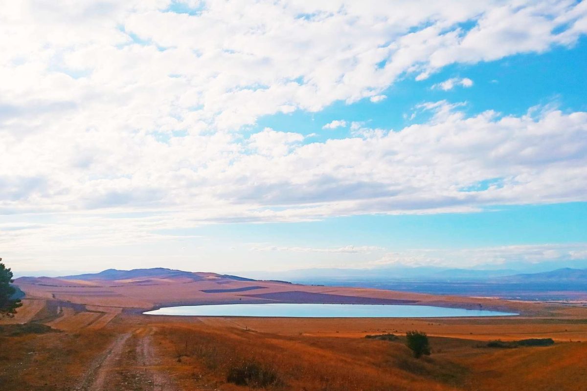 Nadarbazevi Lake