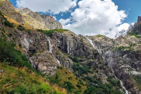 Ushba Waterfalls — Practical Hiking Guide from Mazeri