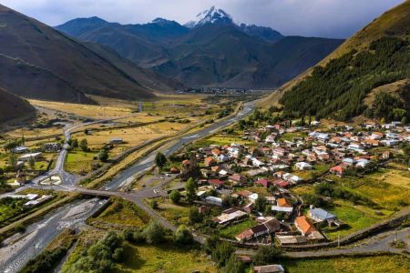 Sno Village — Fortress, Stone Heads and a Quiet Stop near Kazbegi